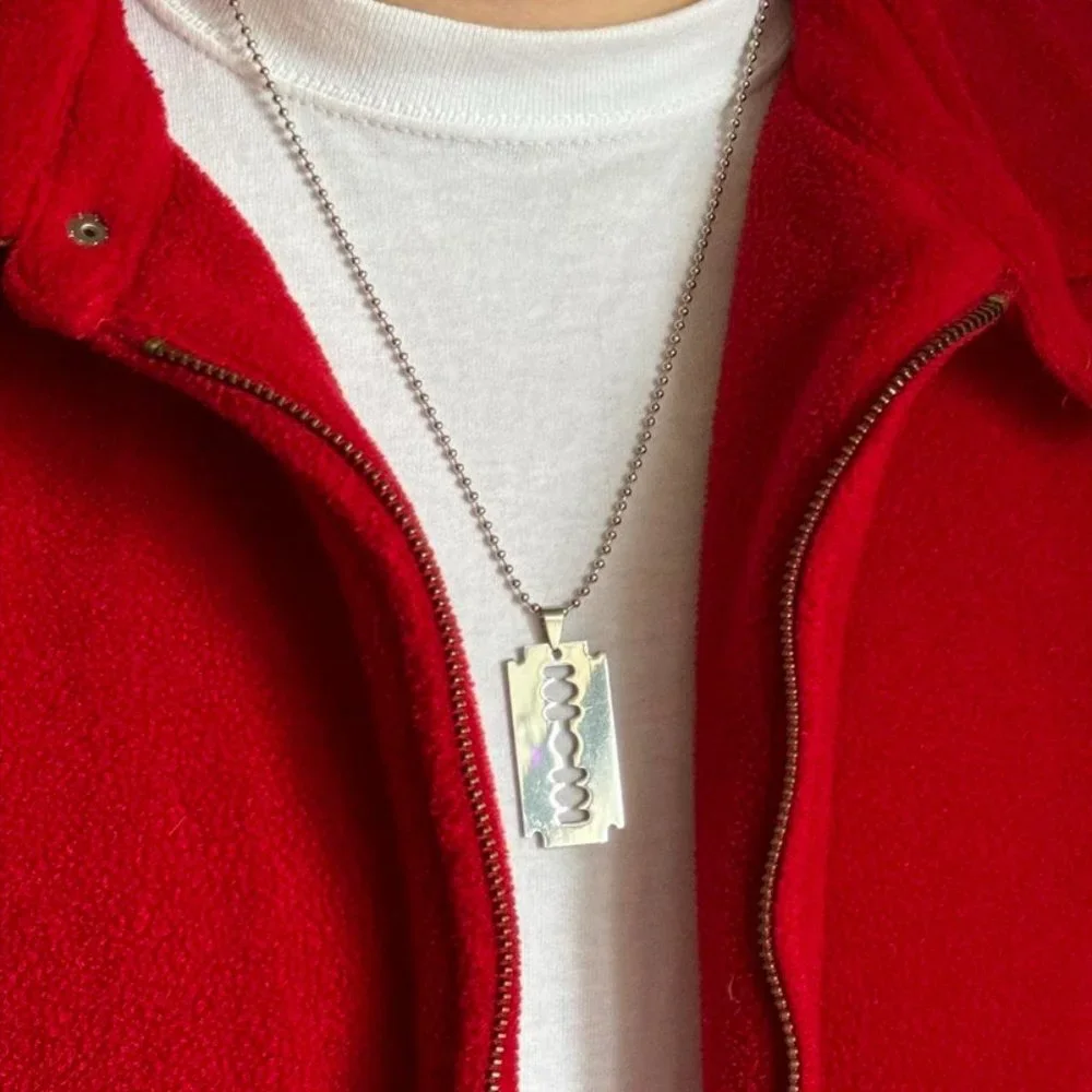 Y2K 2000s silver razor blade pendant chain necklace